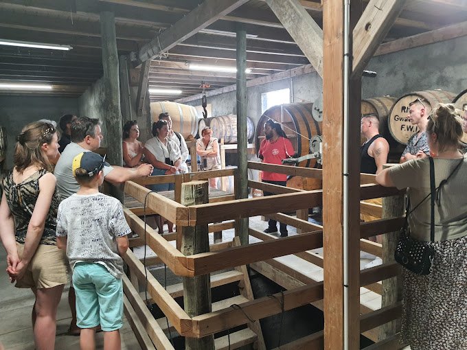 Visite guidée à la distillerie gwadinina