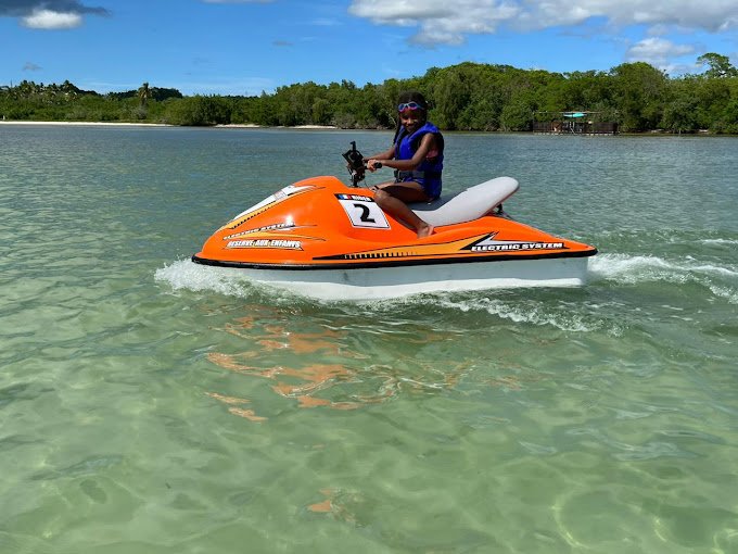 Ti Jet expérience en Jet ski électrique pour enfants en Guadeloupe