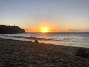 Coucher de soleil sur la plage de Leroux