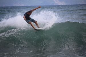 Gwada Surf School, le moniteur Max