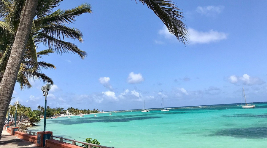 Plage du Bourg idéal pour le snorkeling pour débutant - Sainte-Anne