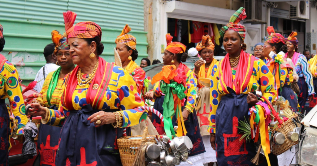 Défilé dans les rues de pointe-à-pitre lors de la La fête des cuisinières de Guadeloupe 