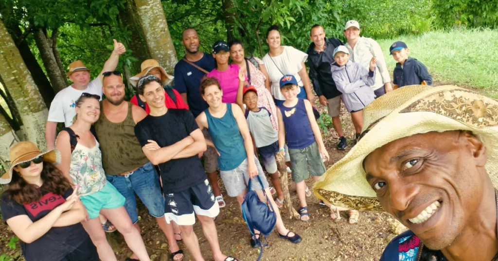 Groupe lors d'une visite avec Judes