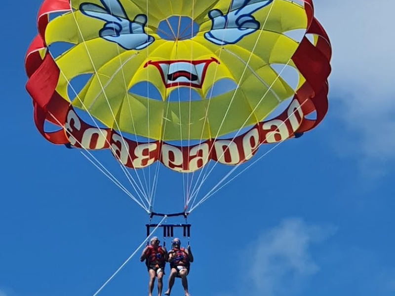 Parachute ascensionnel au départ du Gosier