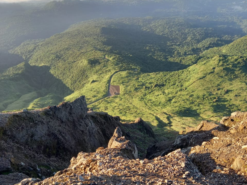 Soufrière au lever du soleil en Guadeloupe