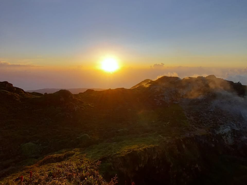 Soufrière au lever du soleil en Guadeloupe