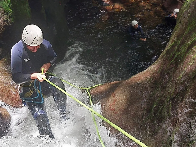 Canyoning intermediaire - Ravine Chaude - Gourbeyre