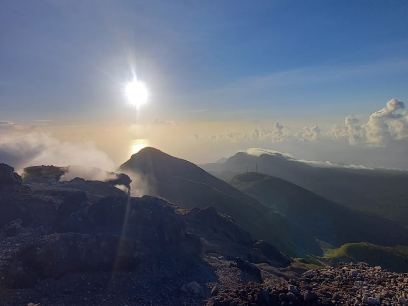 Soufrière au lever du soleil en Guadeloupe