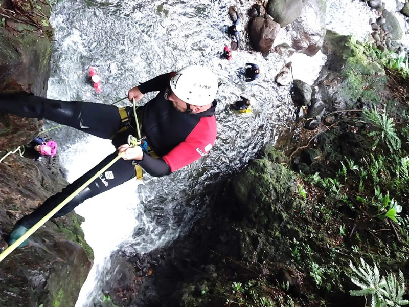 Canyoning intermediaire – Ravine Chaude – Gourbeyre