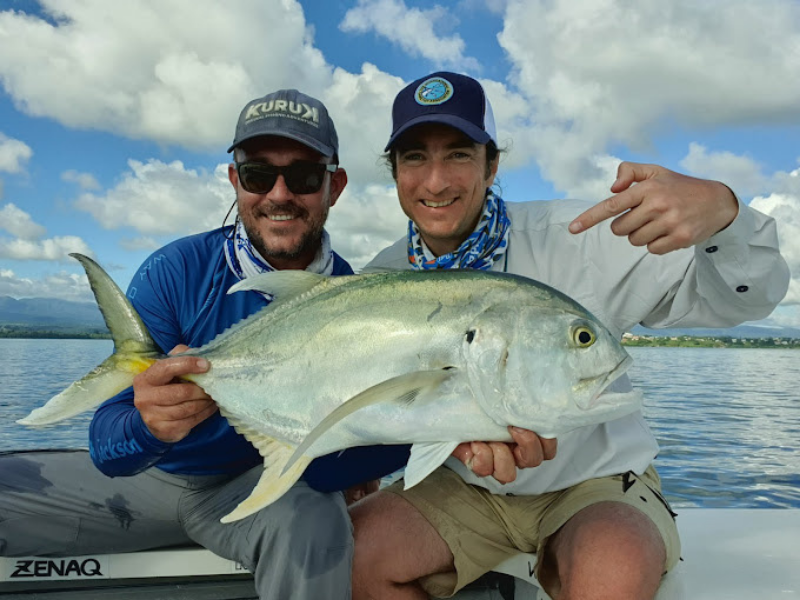 Sortie de pêche sportive privée dans la mangrove du Grand Cul-de-sac marin